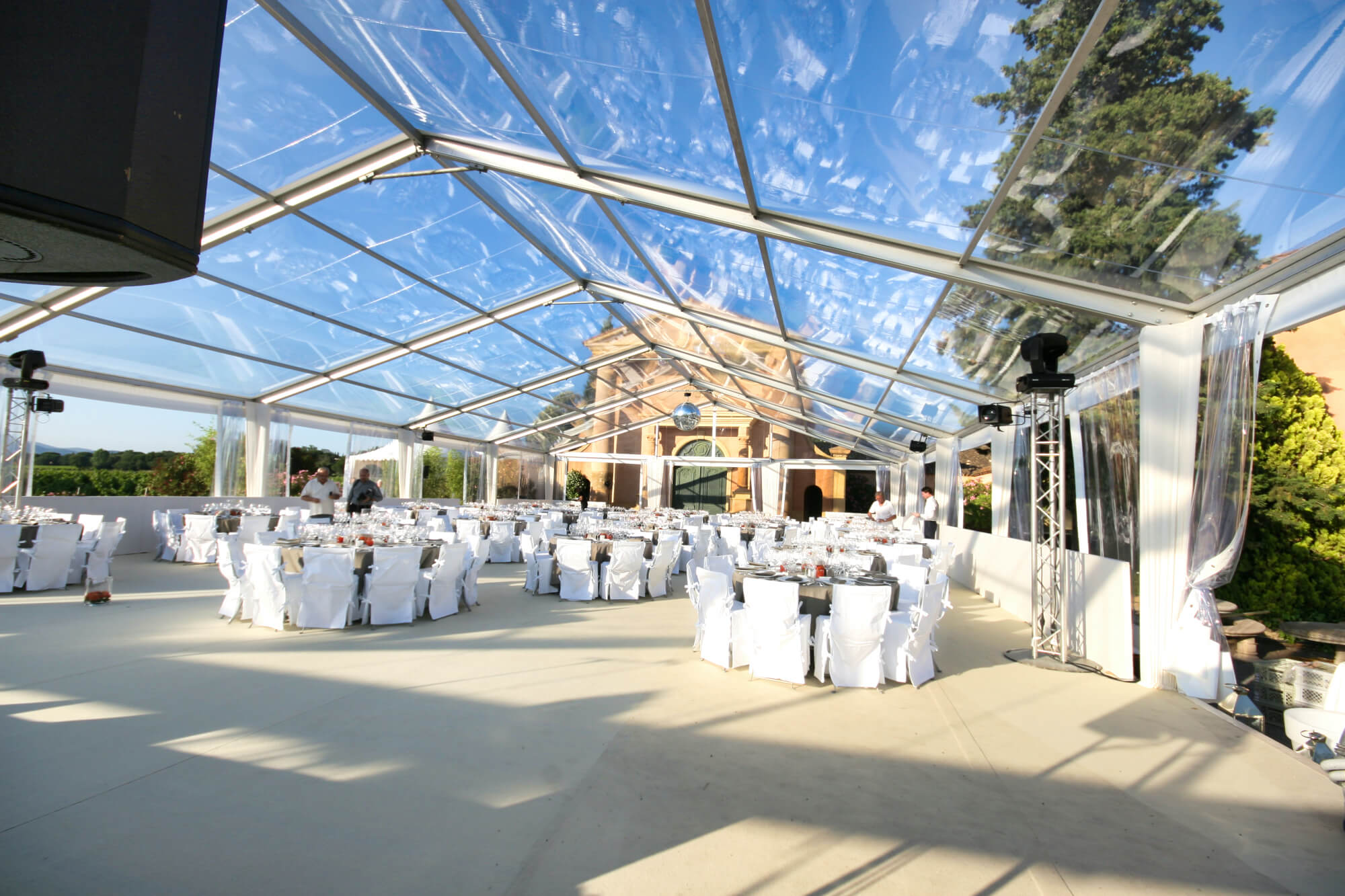 location-chapiteau-structure-15m-tout-en-cristal-reine-de-norvège-saint-tropez Structures en aluminium, chapiteaux